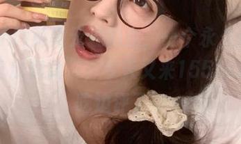 英勇无畏的我，一个永久手速快的“吃瓜群众”，今天又来155hl.fun边吃边评了。