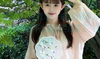 17c吃瓜：关注新鲜事儿，结果发现自己快跟不上这条烂线路了，得赶紧刷新！