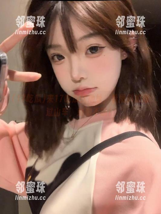 17吃瓜 来17吃瓜这地址,看黑料如同过山车,刺激不断!