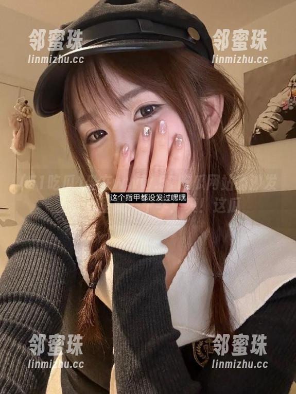 51吃瓜 坐在www.51吃瓜网站的沙发上,心里就一个字:爽!这瓜
