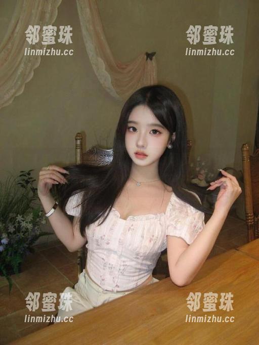 进入718yule网页，来体验一场视觉和脑洞的狂欢！