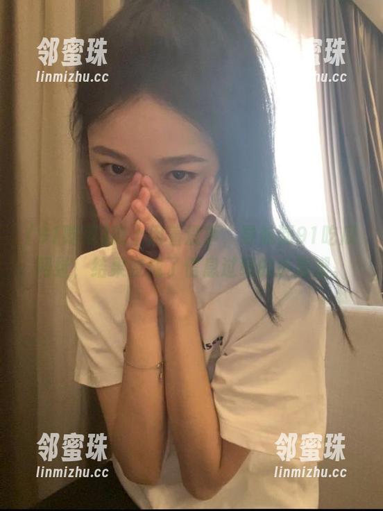 91吃瓜 晚上闲着没事,导航到91吃瓜网址,结果变成了信息过载的小高潮。