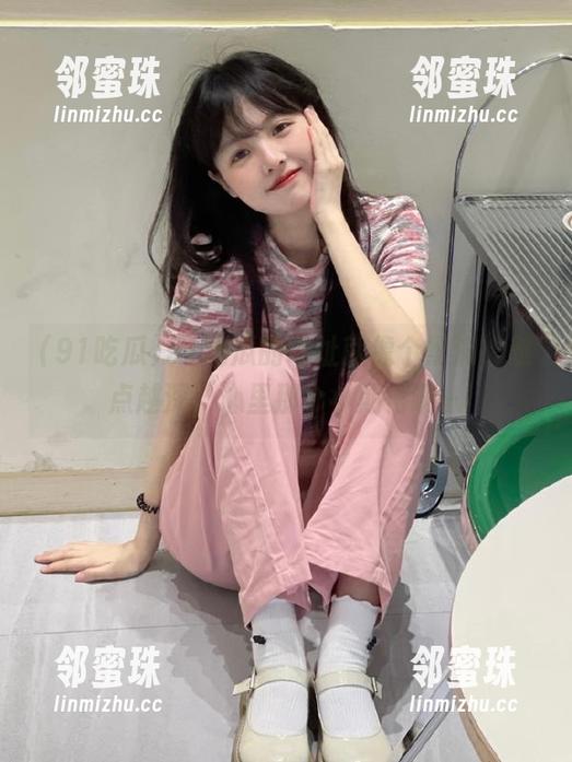 91吃瓜 91吃瓜的地址就像个黑洞,越点越深,心里那个小期待啊~