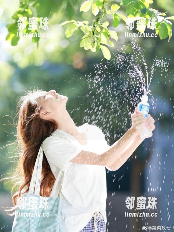 被“官网”上的“www..51cg.com”搞得满脑子问号，我只能说呜呜呜