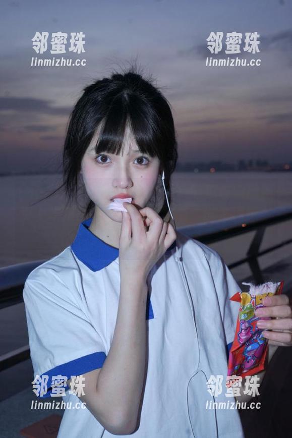 当我在五一吃瓜群众的网页上吃瓜时，真心希望有个“逃生通道”，遇到烂信息太想跑。