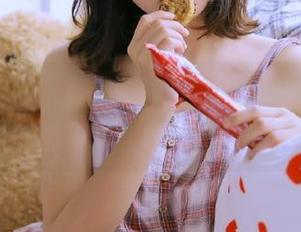 网址里的黑料拼盘，吃瓜不打烊ccgg随时开吃！