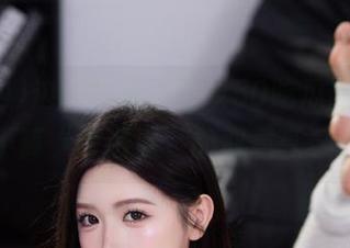 边吃零食边登录50吃瓜网，这算不算“美滋滋”的双重享受？
