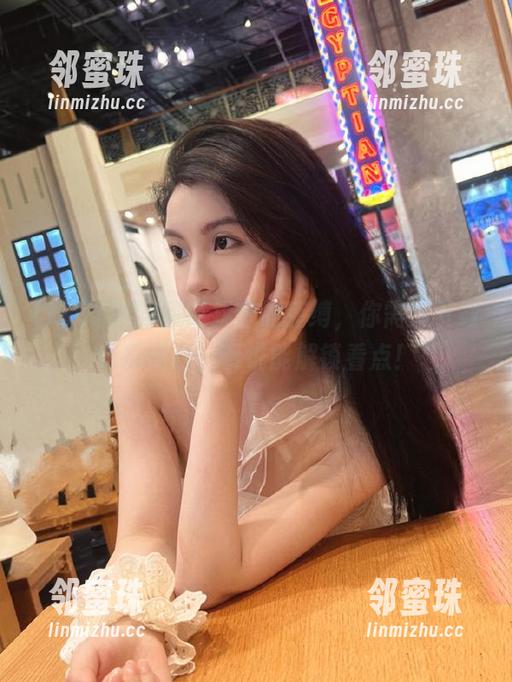 脱离抖音的束缚，你需要下载吃瓜网红，听说能解锁看点！