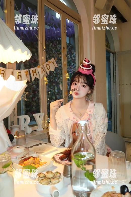 为什么“好莱坞黑料正能量”在ios上的下载量一天比一天多，大家都是好奇宝宝嘛？
