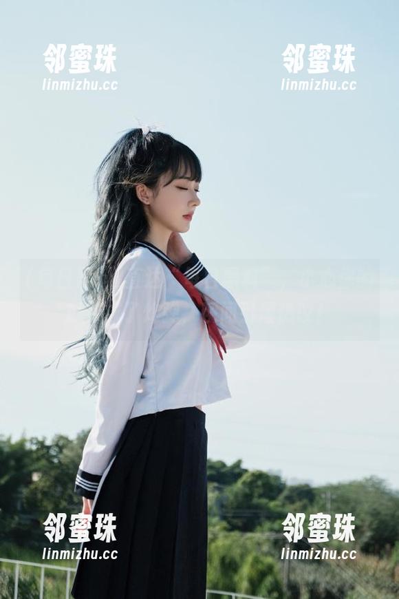 直达“每日黑料”，小心你的瓜变成了炸弹，瞬间引爆热议！