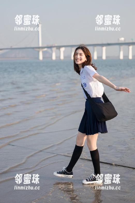 海角吃瓜首页：我在这里不是在吃瓜，是在浑浑噩噩中窥探人生百态！