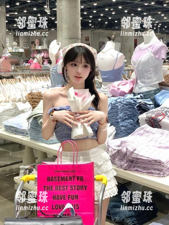 网曝吃瓜发布：小区池塘里的八卦，比墙头草还灵！