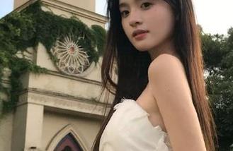 只要下载黑料不打烊app，永远不会害怕错过任何一颗美味瓜！