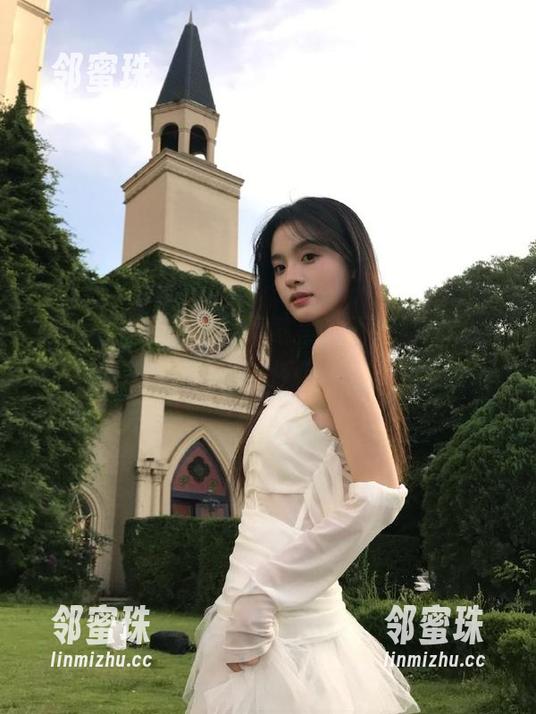 只要下载黑料不打烊app，永远不会害怕错过任何一颗美味瓜！