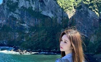点击黑料不打烊，地址中那张有趣的首页图片，似乎是在挑衅我？