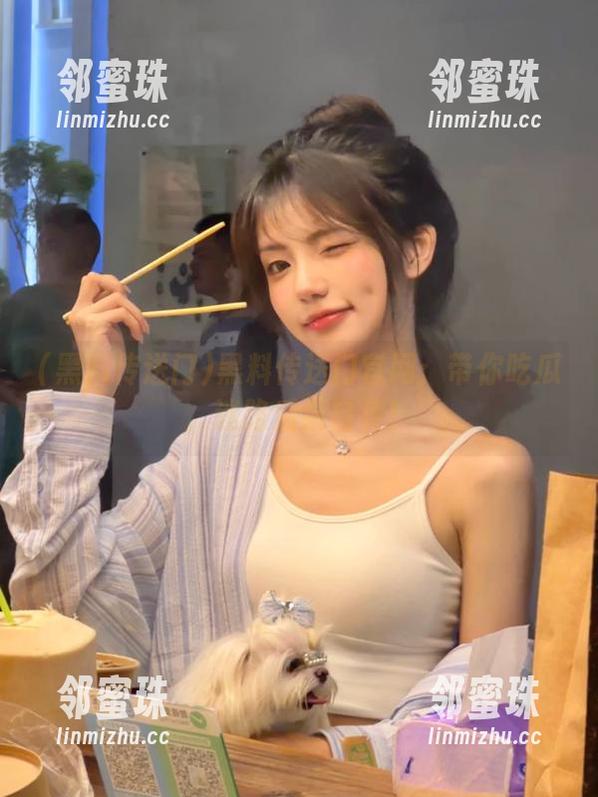 黑料传送门官网：带你吃瓜，迷路后果自负！