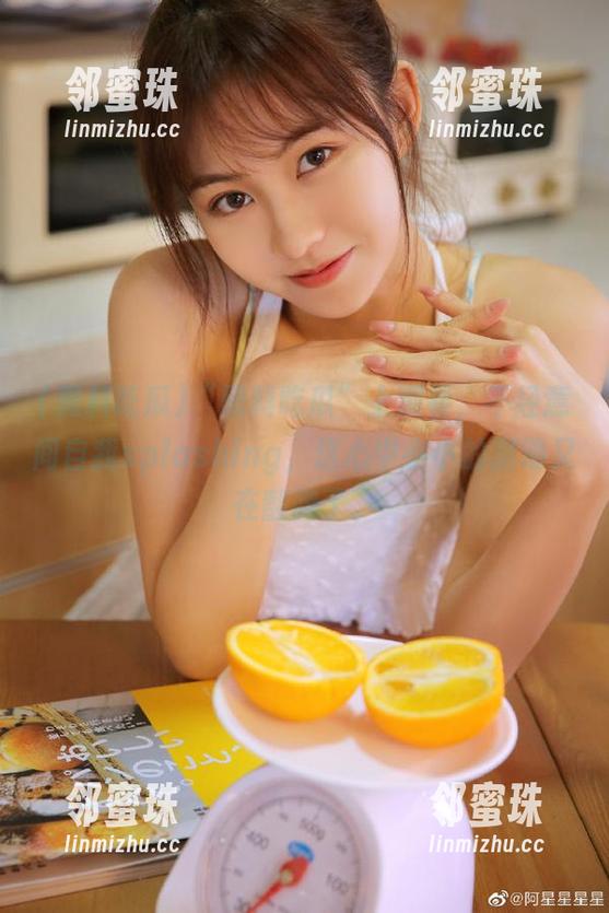 “黑料吃瓜”上观看，不经意间自我splashing，这心中小小的激动又在翻腾了。