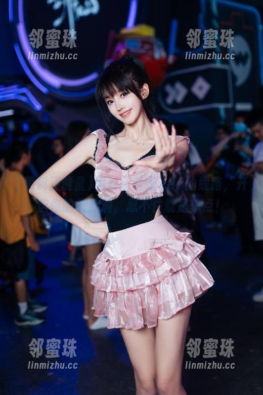 黑料正能量app的线路，开启你的无底洞，忍不住就是想点！