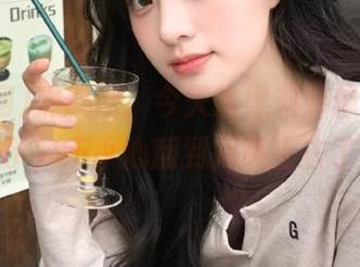 黑料网，今天的黑料好像为我加码了，不小心翻到月亮上去了！