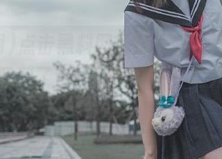 点击黑料网的链接，我竟然不知不觉攀登到了今日黑料首页，意外收获小惊吓。