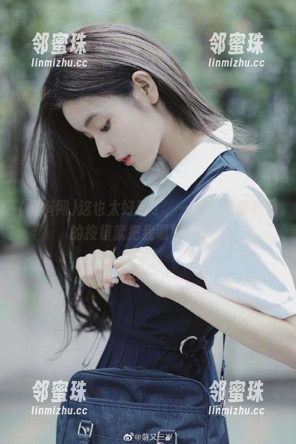 这也太好玩了，一个下载黑料网的按钮就把我吸引住了。
